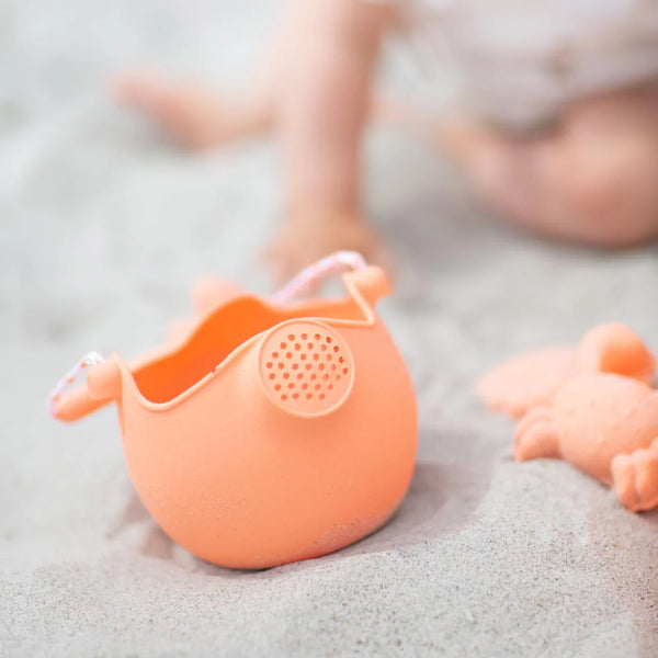 Scrunch - Gießkanne Sand- & Wasserspielzeug aus Silikon, faltbar