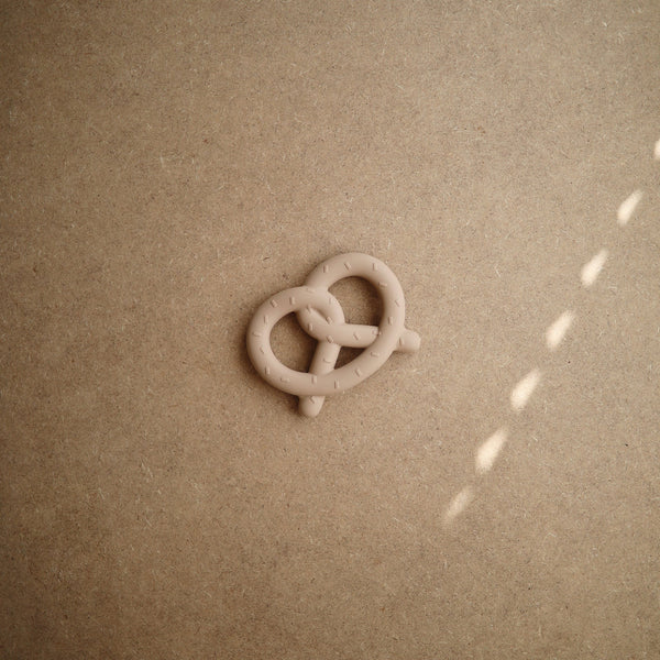 Teether Pretzel Natural