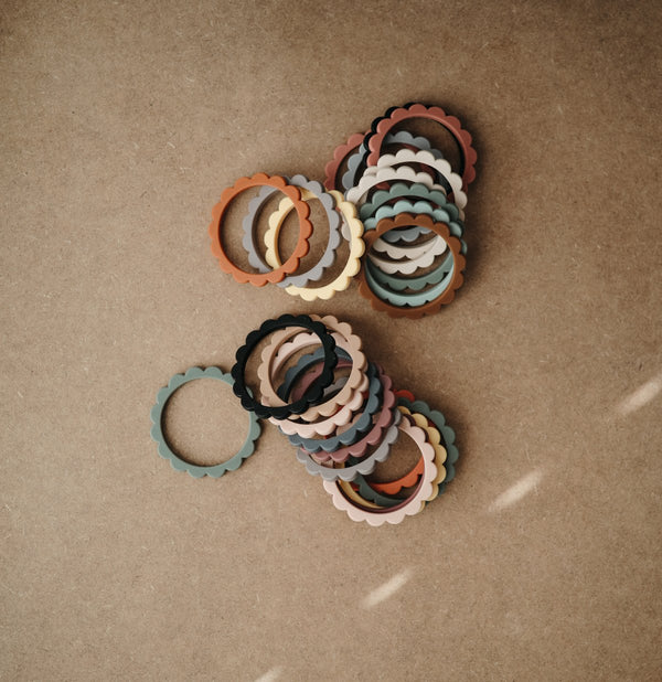 Flower Teething Bracelet Rose/ Blush/ Shifting Sand